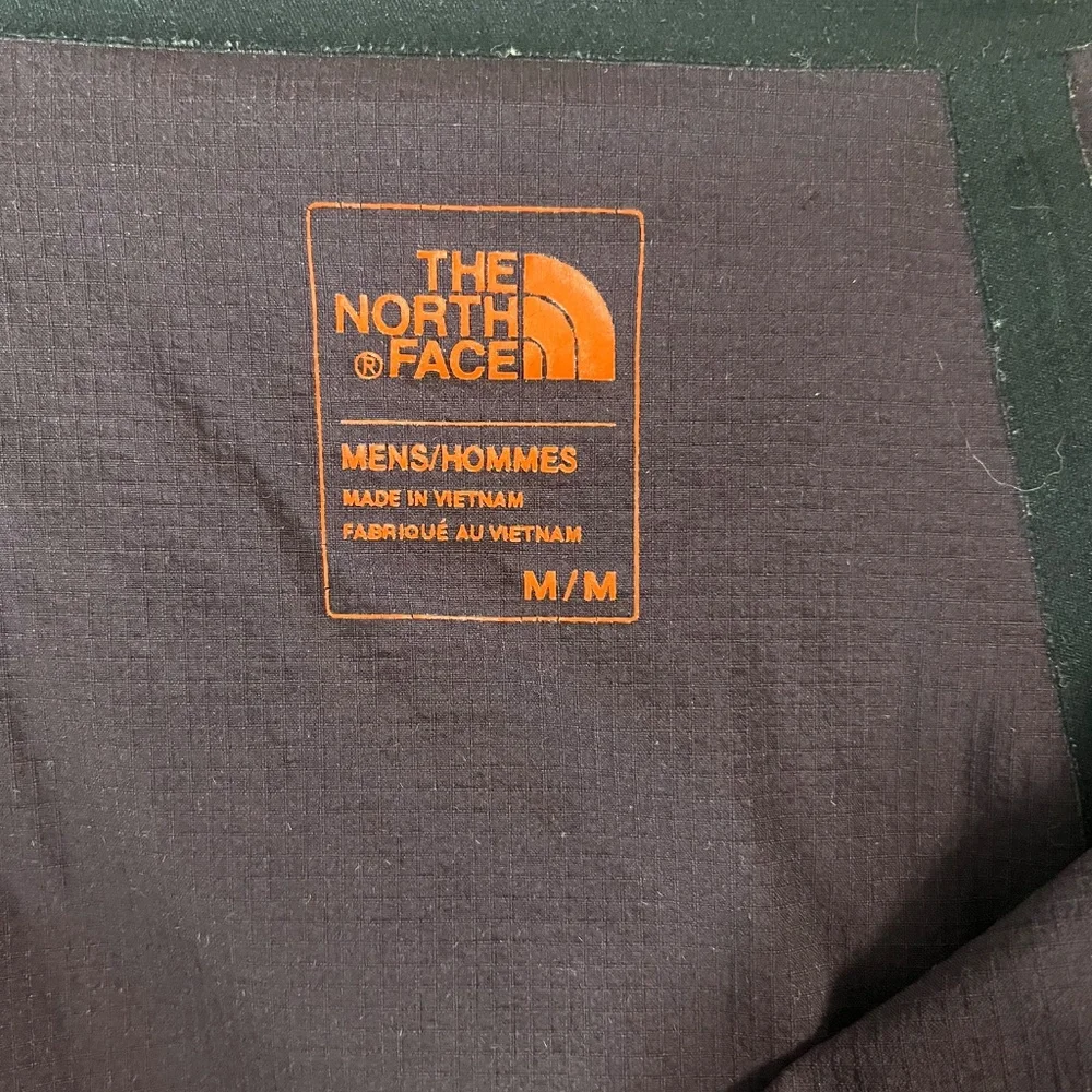 North Face mens purple hooded windbreaker size Medium
